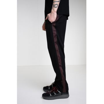 Pantaloni de trening cu insertii contrastante Dolos - Negru/Violet