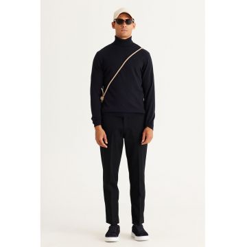 Pantaloni eleganmti cu pensa - Negru