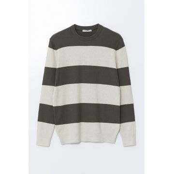 Pulover cu model in dungi si aspect texturat - Alb murdar/Gri inchis