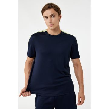 Tricou cu decolteu la baza gatului si detaliu contrastant - Bleumarin/Verde fistic