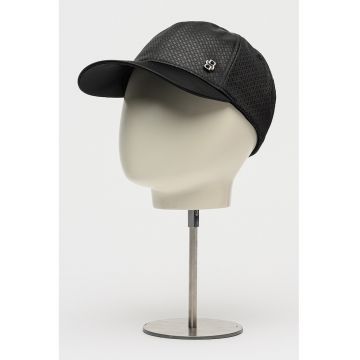 Sapca cu model si detaliu metalic - Negru