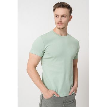 Tricou uni cu decolteu la baza gatului - Verde menta