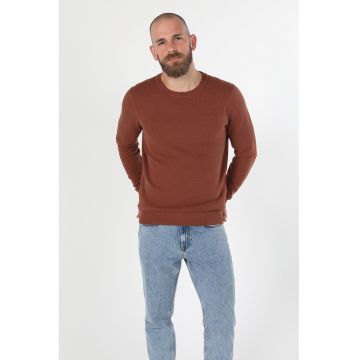 Pulover regular fit cu decolteu la baza gatului