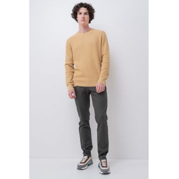 Pulover texturat cu decolteu la baza gatului - Galben inchis