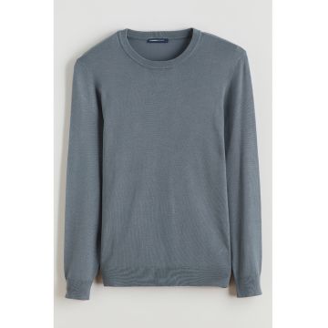 Pulover tricotat fin cu decolteu la baza gatului - Albastru prafuit