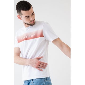 Tricou din bumbac cu decolteu la baza gatului