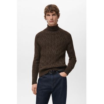 Pulover cu model torsade si guler inalt - Maro