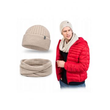 Set de iarna barbatesc -  caciula bej cu guler rasucit si incalzitor de gat - marime ajustabila