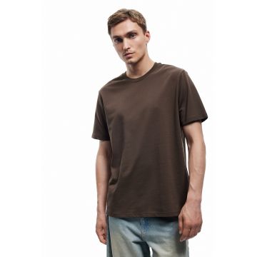 Tricou lejer uni cu decolteu la baza gatului - Maro