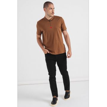 Tricou polo cu fenta cu fermoar - Maro inchis