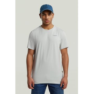 Tricou slim fit cu decolteu la baza gatului Base