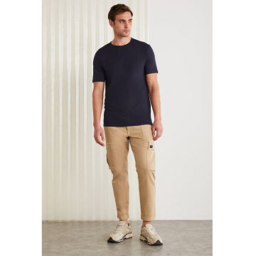 Tricou slim fit din amestec de bumbac cu decolteu la baza gatului Tiago