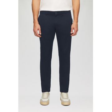 Pantaloni chino - Austin - barbati - cu talie medie si croiala Slim Fit - Albastru ultramarin