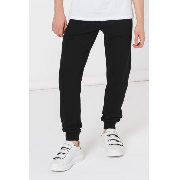 Pantaloni de trening cu banda in talie cu snur de ajustare - Negru