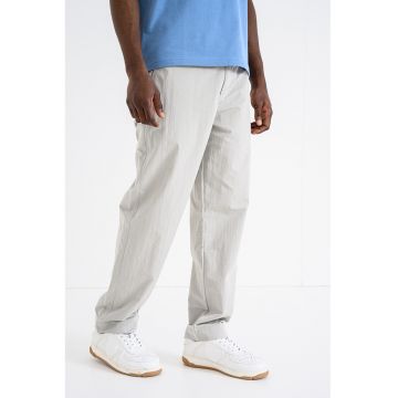 Pantaloni drepti cu o curea in talie - Bej