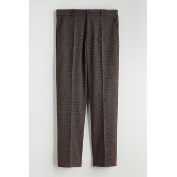 Pantaloni in carouri cu pensa - Maro inchis