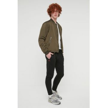 Pantaloni sport cu buzunare cu fermoar - Negru