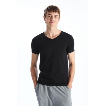 Tricou cambrat cu decoulteu in V - Negru