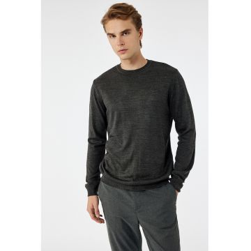 Pulover tricotat fin cu decolteu la baza gatului - Gri inchis melange