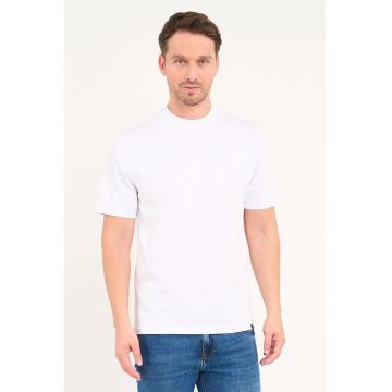 Tricou cu decolteu la baza gatului si logo - Alb