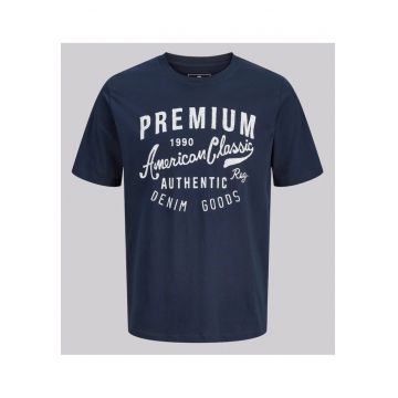 Plus Tricou barbati big sizes - cu decolteu la baza gatului si imprimeu cu text - Bleumarin inchis
