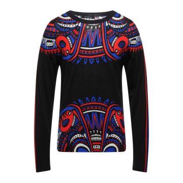 Pulover cu model si decolteu la baza gatului -