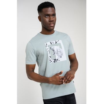 Tricou cu decolteu la baza gatului si imprimeu foto - Alb/Negru/Verde persan