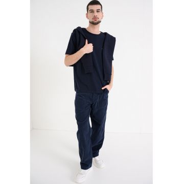 Tricou cu decolteu la baza gatului si logo discret - Bleumarin