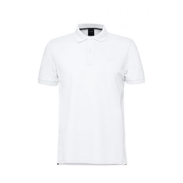 Tricou cu guler polo si broderie logo discreta - Alb optic