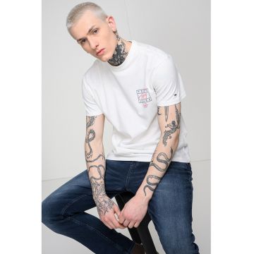 Tricou cu imprimeu si decolteu la baza gatului - Alb