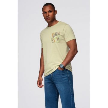 Tricou din bumbac cu decolteu la baza gatului - Verde fistic