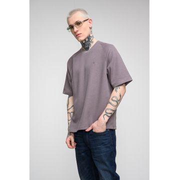 Tricou striat cu maneci raglan - Maro taupe