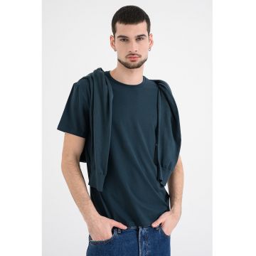 Tricou uni cu decolteu la baza gatului - Verde inchis
