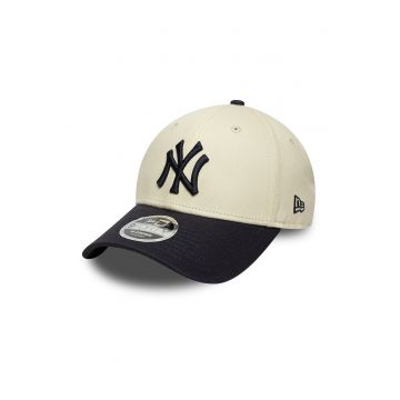 Sapca cu capsa pe partea din spate 9Forty M-Crown NY Yankees - Negru/Bej deschis