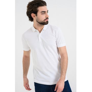 Tricou polo slim fit cu logo grafic - Alb optic