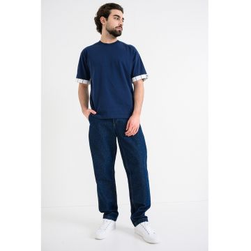 Tricou regular fit cu decolteu la baza gatului Danoto - Alb/Albastru ultramarin