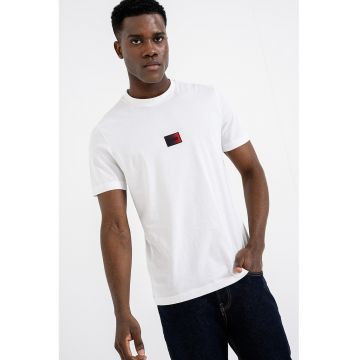 Tricou slim fit cu decolteu la baza gatului Danotie - Alb/Negru/Rosu inchis