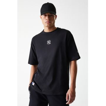Tricou supradimensionat NY Yankees MLB League Essential - Alb/Negru