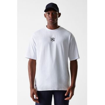 Tricou supradimensionat NY Yankees MLB League Essential - Negru/Alb optic