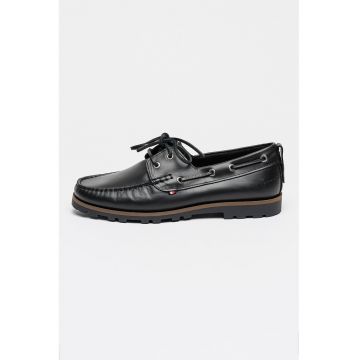 Pantofi boat de piele cu logo discret - Negru