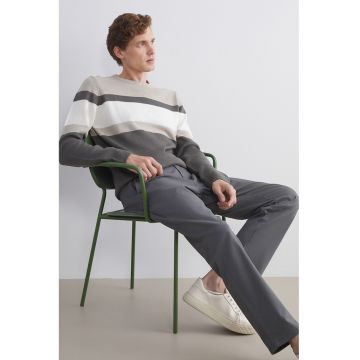 Pulover colorblock cu decolteu rotund - Maro taupe deschis/Grej/Gri inchis