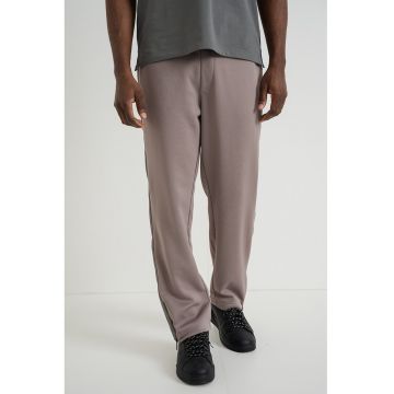 Pantaloni relaxed fit de trening Dolos - Maro taupe