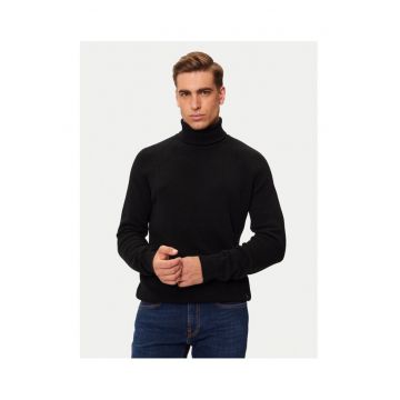 Pulover barbati  negru - 2 caracteristici reprezentative -