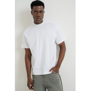 Tricou cu decolteu la baza gatului - Alb optic