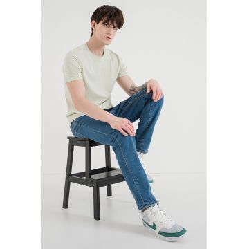 Tricou cu decolteu la baza gatului si logo - Gri/Verde deschis