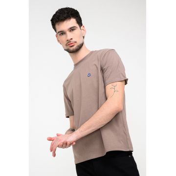 Tricou regular fit cu decolteu la baza gatului - Maro taupe deschis