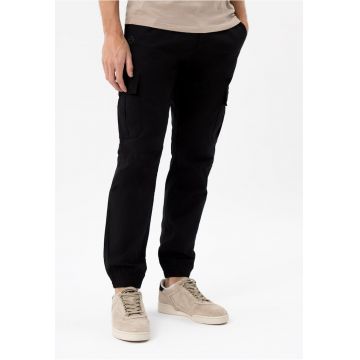Pantaloni cargo conici din bumbac cu cordon in talie - buzunare laterale - cu clapa - regular fit -  R-Forn - negru - Negru