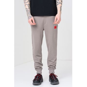 Pantaloni de trening cu buzunare oblice Doak - Maro camel