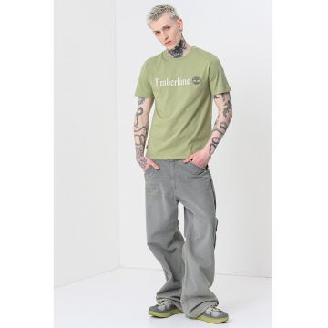 Tricou cu decolteu la baza gatului si imprimeu logo Linear - Verde fistic