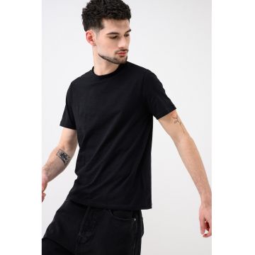 Tricou din bumbac cu decolteu la baza gatului - Negru